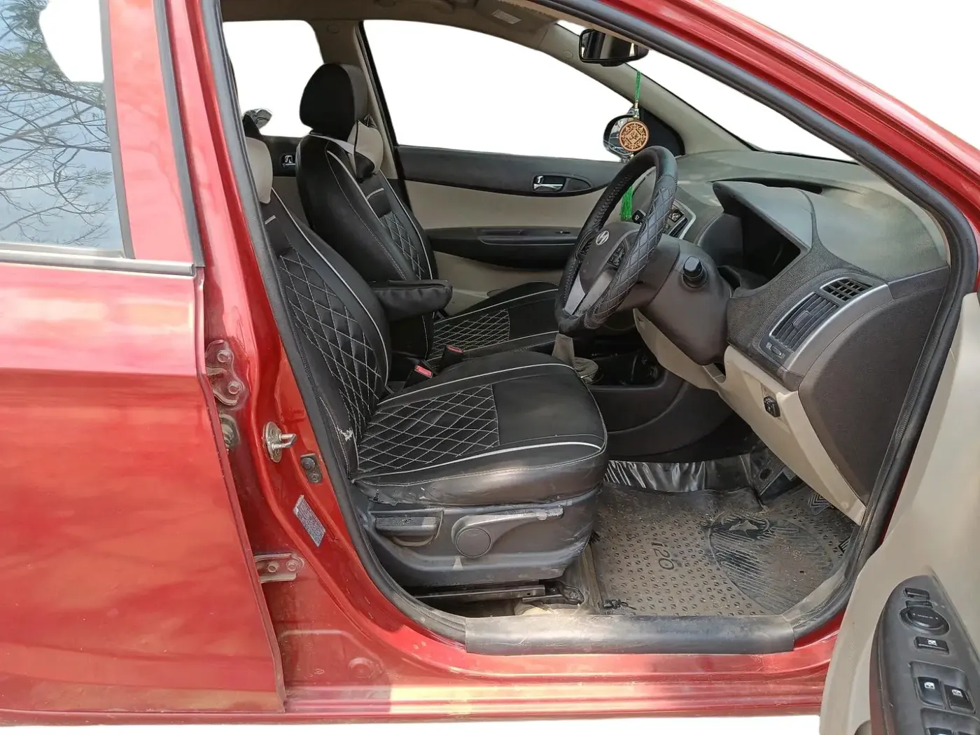 2014 Hyundai Elite i20 ASTA 1.2, CNG, Manual, 1,08,955 km, interior