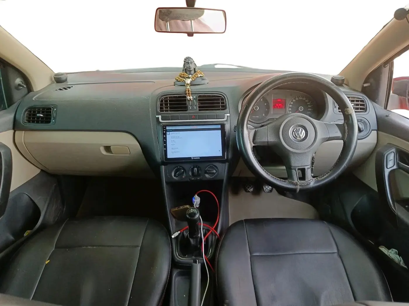 2012 Volkswagen Polo TRENDLINE 1.2L PETROL, Petrol, Manual, 1,05,789 km, interior