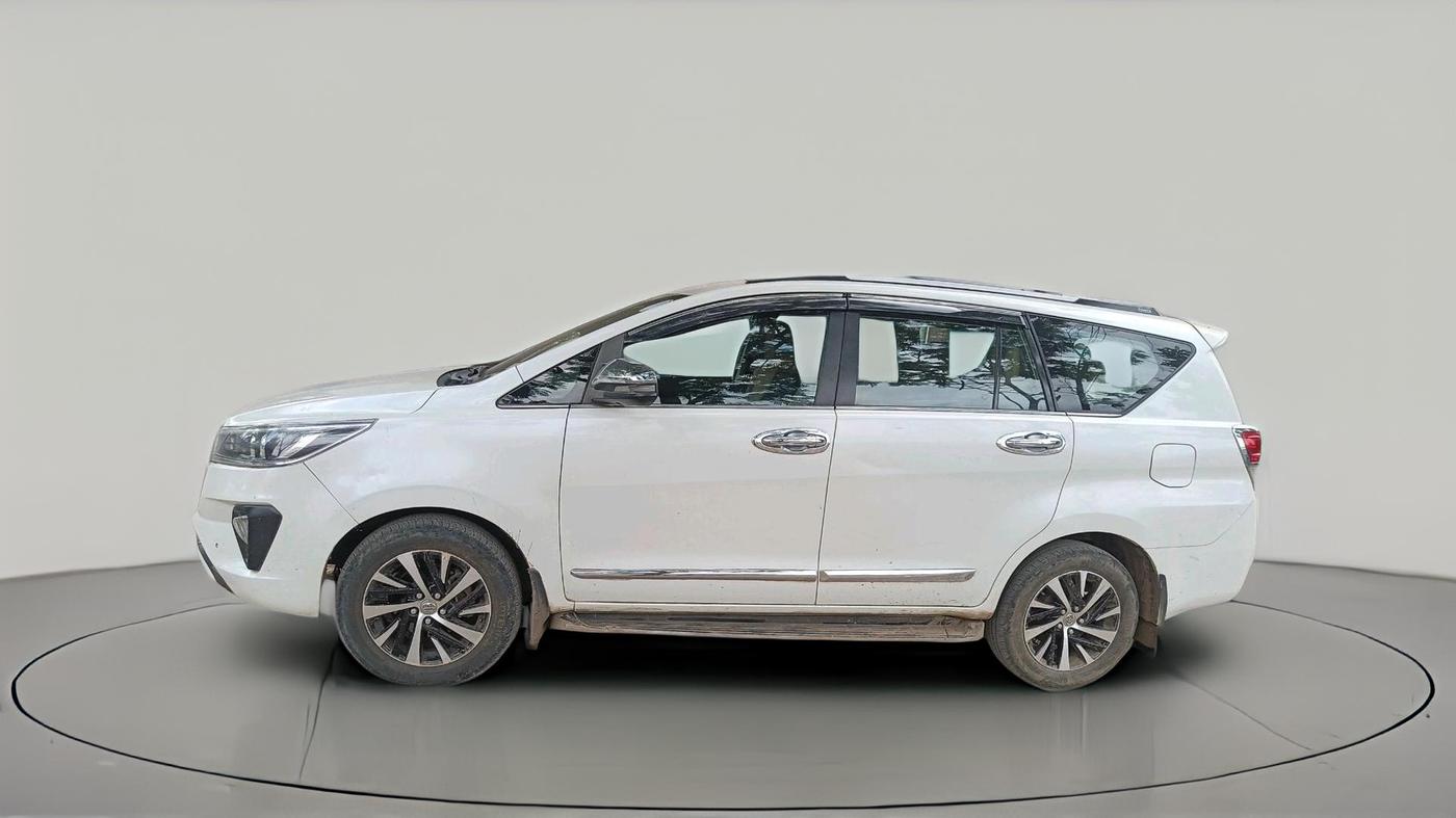 2022 Toyota Innova Crysta 2.4 ZX 7 STR, Diesel, Manual, 1,89,122 km, exterior