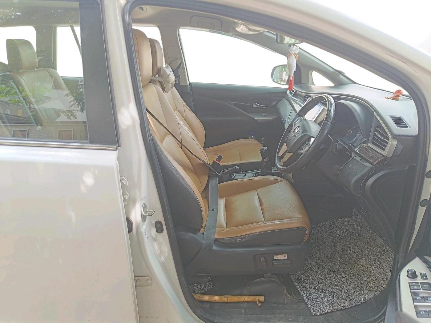 2022 Toyota Innova Crysta 2.4 ZX 7 STR, Diesel, Manual, 1,89,122 km, interior