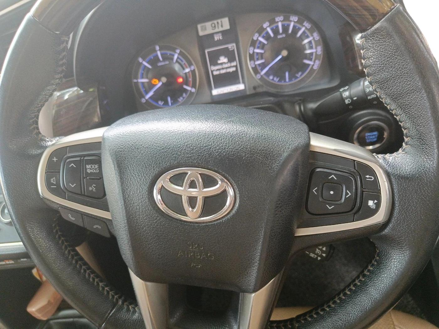 2022 Toyota Innova Crysta 2.4 ZX 7 STR, Diesel, Manual, 1,89,122 km, interior