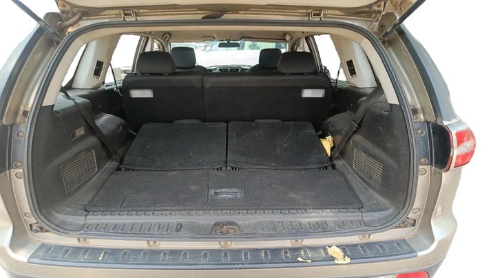 2017 Tata Hexa XM 4X2 7 STR, Diesel, Manual, 2,75,831 km, exterior