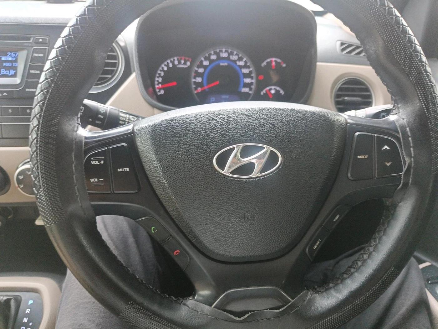 2015 Hyundai Grand i10 ASTA AT 1.2 KAPPA VTVT, Petrol, Automatic, 69,498 km, interior
