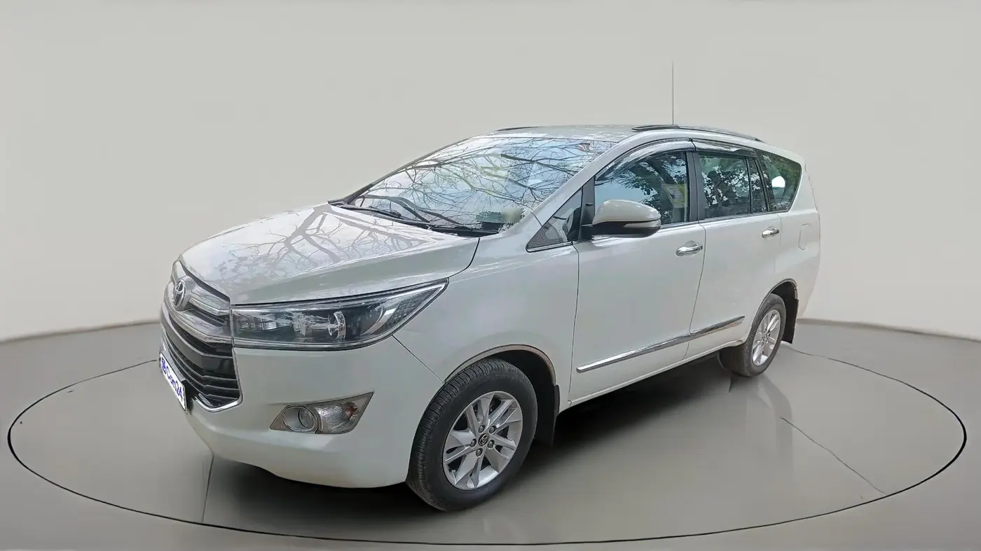 2017 Toyota Innova Crysta 2.4 VX 8 STR, Diesel, Manual, 2,84,187 km, exterior