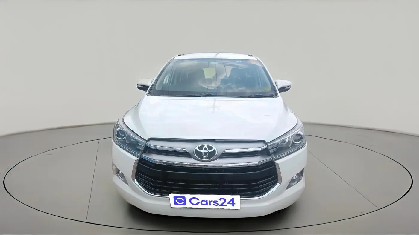 2017 Toyota Innova Crysta 2.4 VX 8 STR, Diesel, Manual, 2,84,187 km, exterior