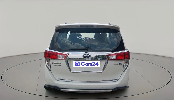2017 Toyota Innova Crysta 2.4 VX 8 STR, Diesel, Manual, 2,84,187 km, exterior