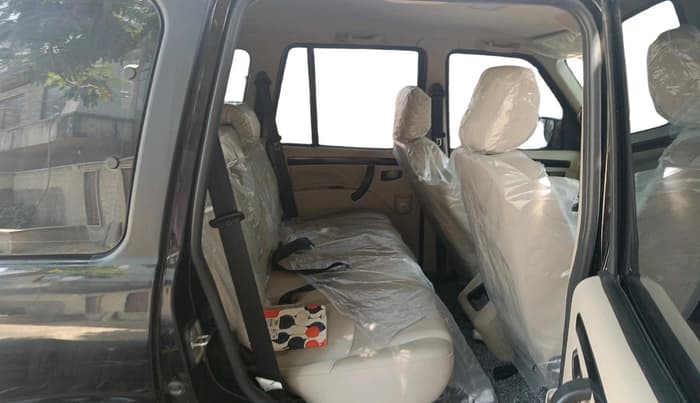 2025 Mahindra SCORPIO CLASSIC S11 7STR, Diesel, Manual, 12,194 km, interior