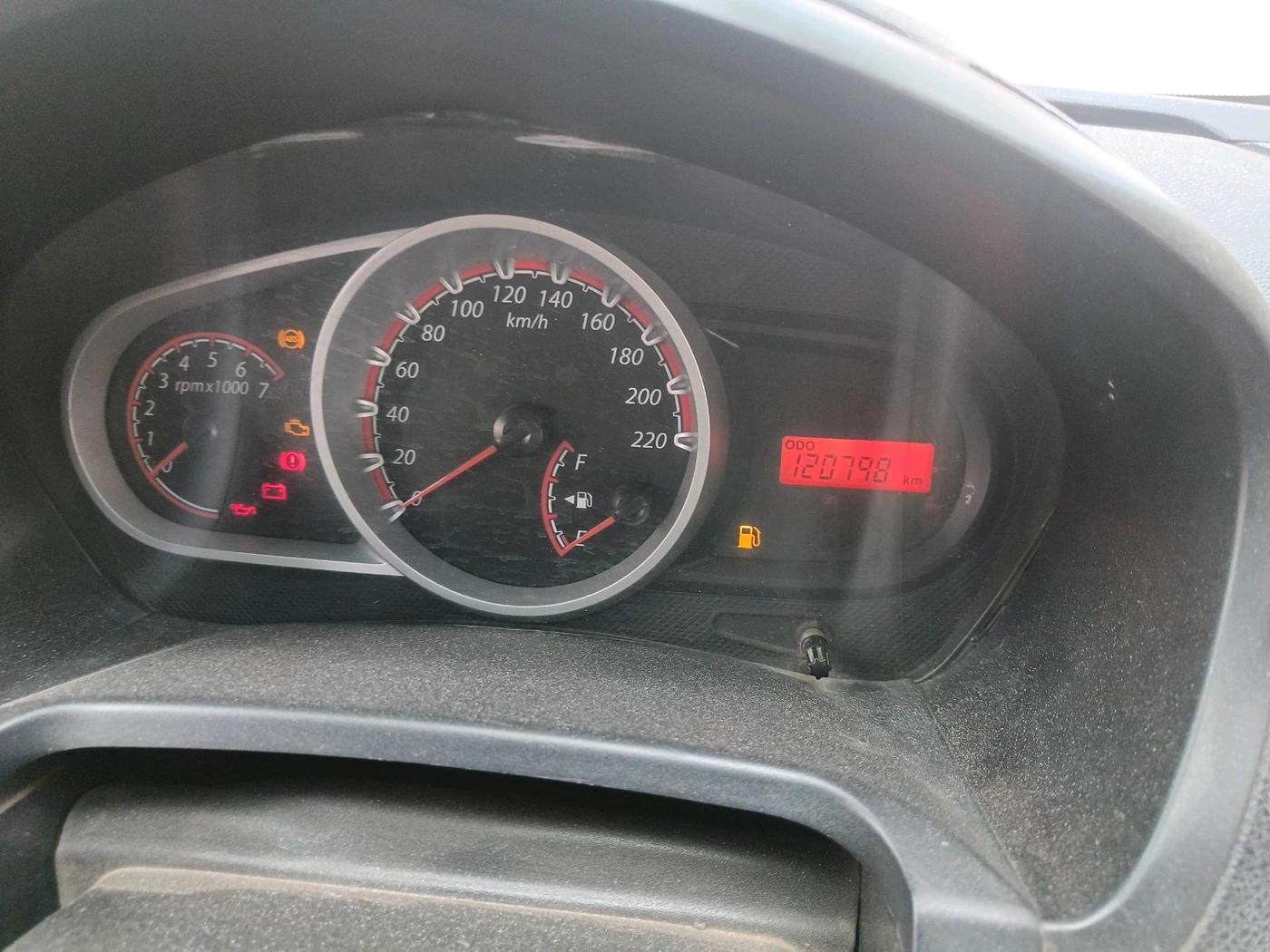 2012 Ford Figo TITANIUM 1.4 DIESEL, Diesel, Manual, 1,20,798 km, interior