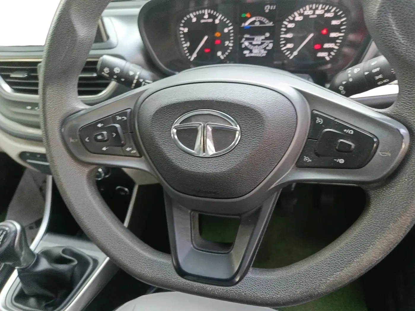 2021 Tata ALTROZ XZ PETROL, CNG, Manual, 58,573 km, interior