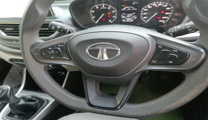 2021 Tata ALTROZ XZ PETROL, CNG, Manual, 58,573 km, interior