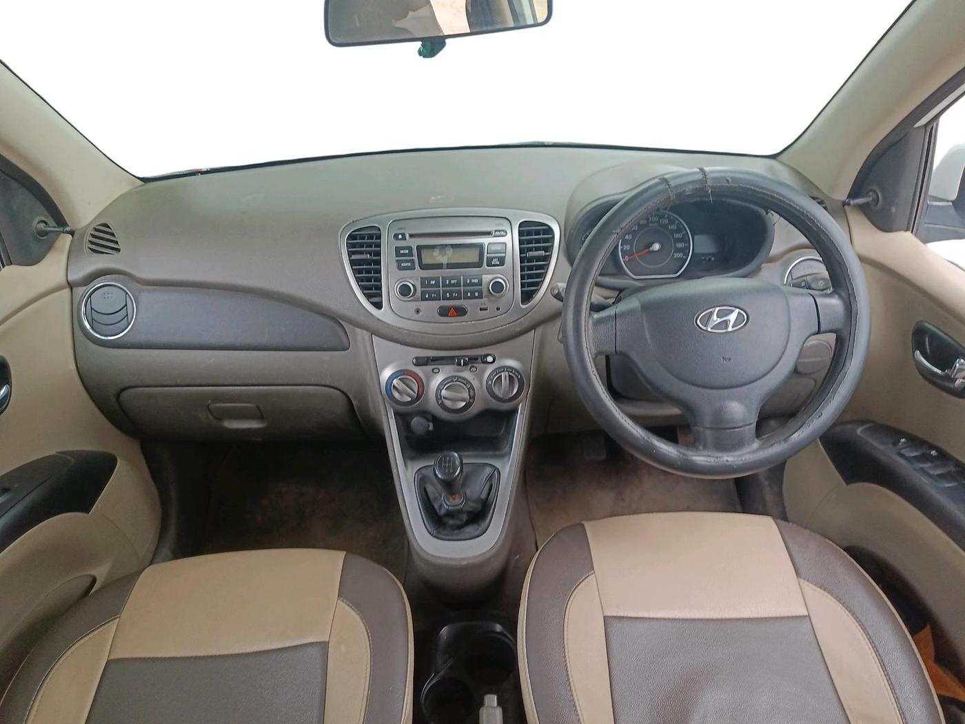 2011 Hyundai i10 MAGNA 1.1, Petrol, Manual, 76,626 km, interior