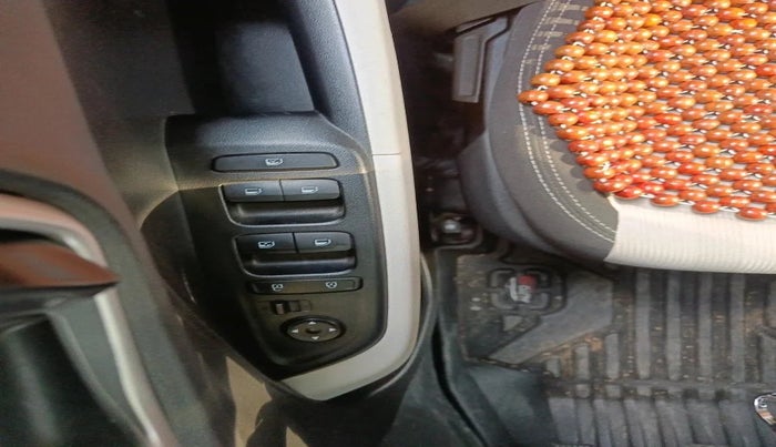 2025 Hyundai VENUE S (O) Plus 1.2 Petrol , Petrol, Manual, 16,748 km, interior