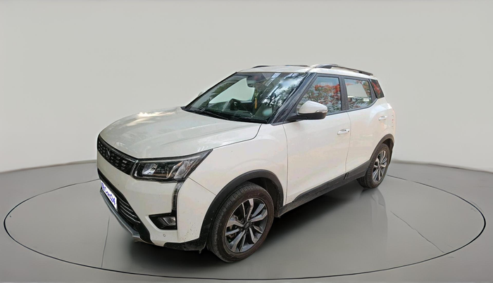 2021 Mahindra XUV300 W8 (O) 1.5 DIESEL, Diesel, Manual, 1,14,810 km, exterior