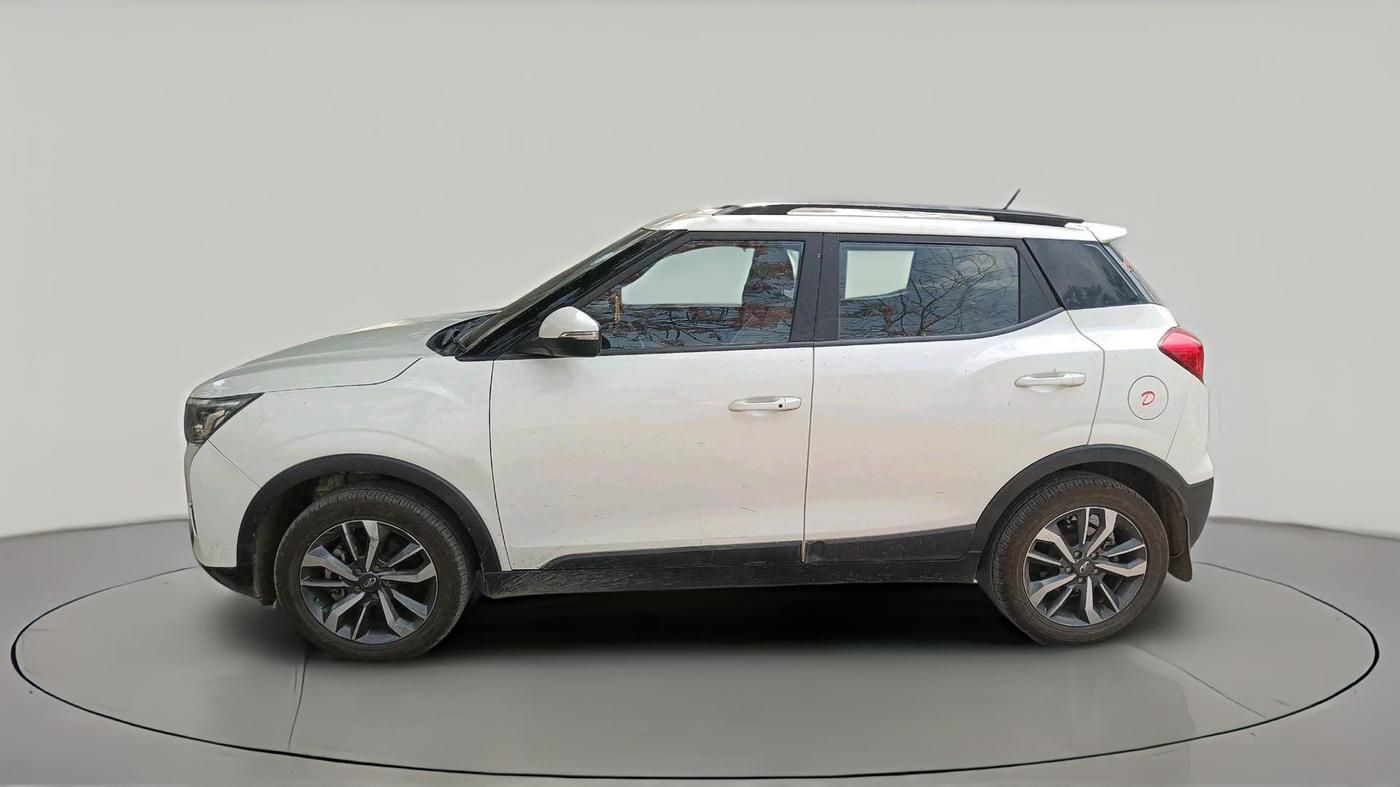 2021 Mahindra XUV300 W8 (O) 1.5 DIESEL, Diesel, Manual, 1,14,810 km, exterior