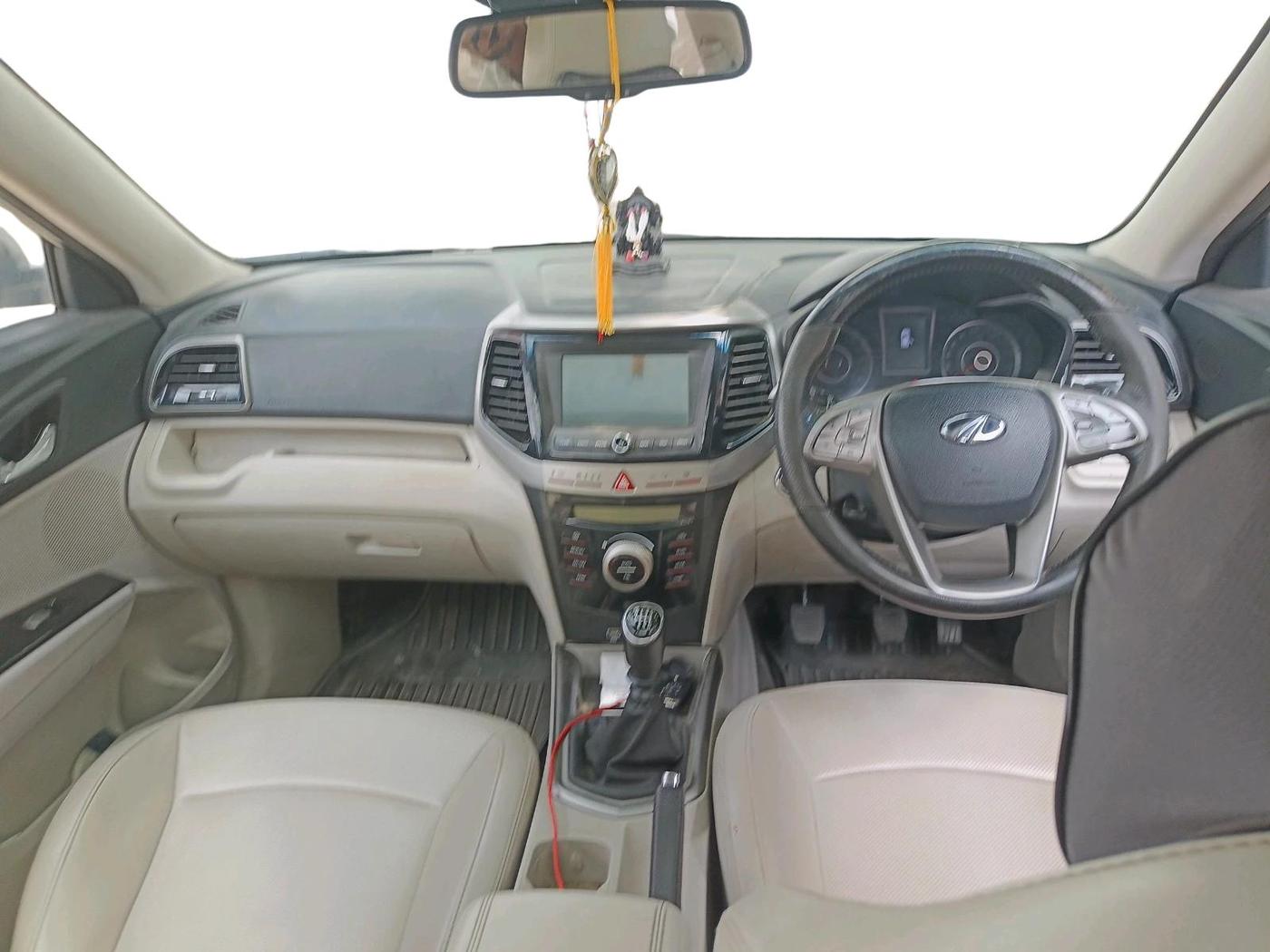 2021 Mahindra XUV300 W8 (O) 1.5 DIESEL, Diesel, Manual, 1,14,810 km, interior