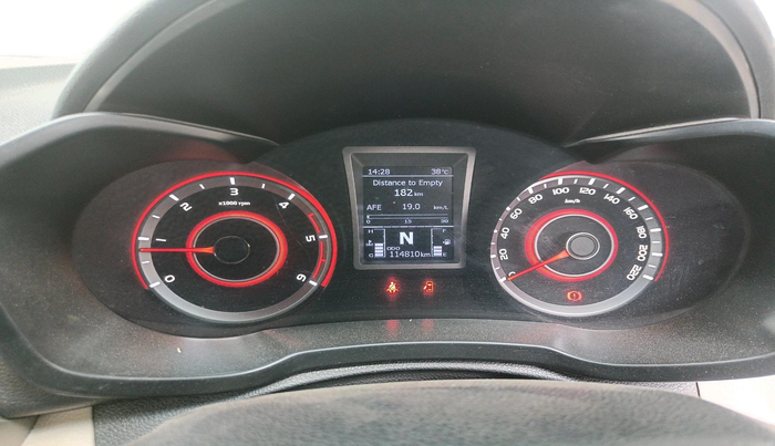 2021 Mahindra XUV300 W8 (O) 1.5 DIESEL, Diesel, Manual, 1,14,810 km, interior