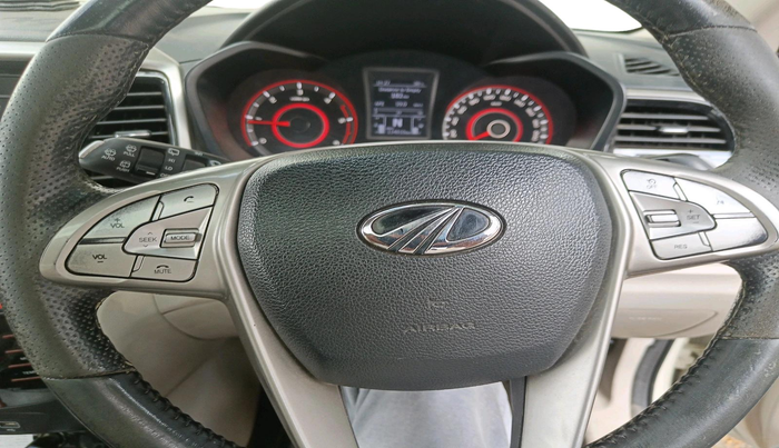 2021 Mahindra XUV300 W8 (O) 1.5 DIESEL, Diesel, Manual, 1,14,810 km, interior