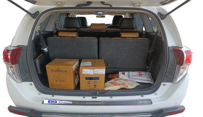 2024 Toyota Innova Crysta 2.4 VX 8STR, Diesel, Manual, 54,492 km, exterior