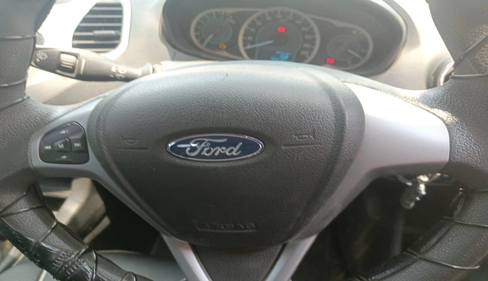 2016 Ford New Figo TITANIUM 1.2 PETROL MT, Petrol, Manual, 70,546 km, interior