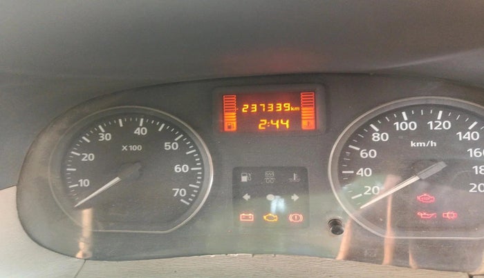 2014 Nissan Terrano XV D THP 110 PS, Diesel, Manual, 2,37,339 km, interior