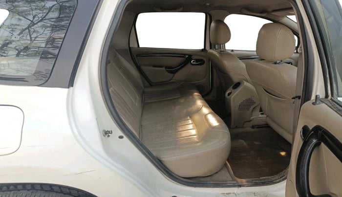 2014 Nissan Terrano XV D THP 110 PS, Diesel, Manual, 2,37,339 km, interior