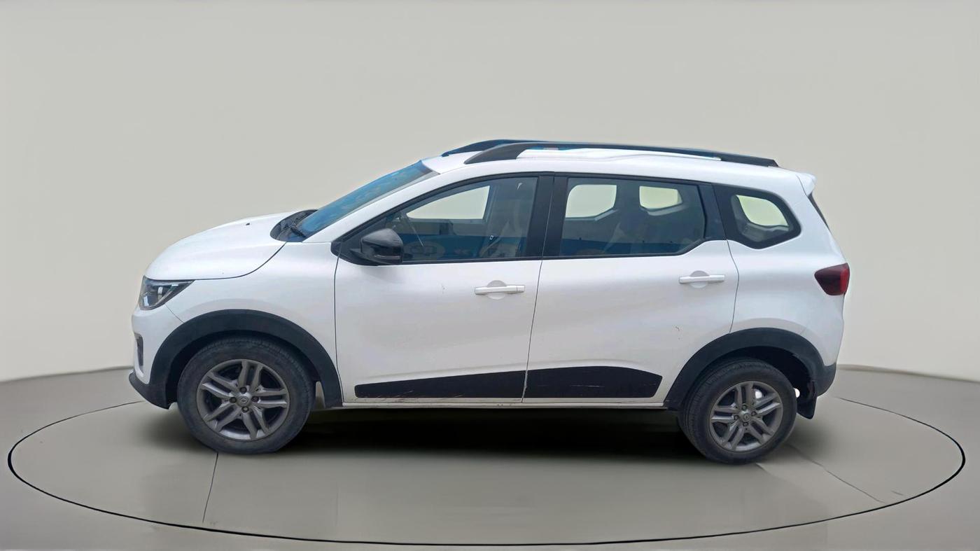 2022 Renault TRIBER RXZ, Petrol, Manual, 26,530 km, exterior