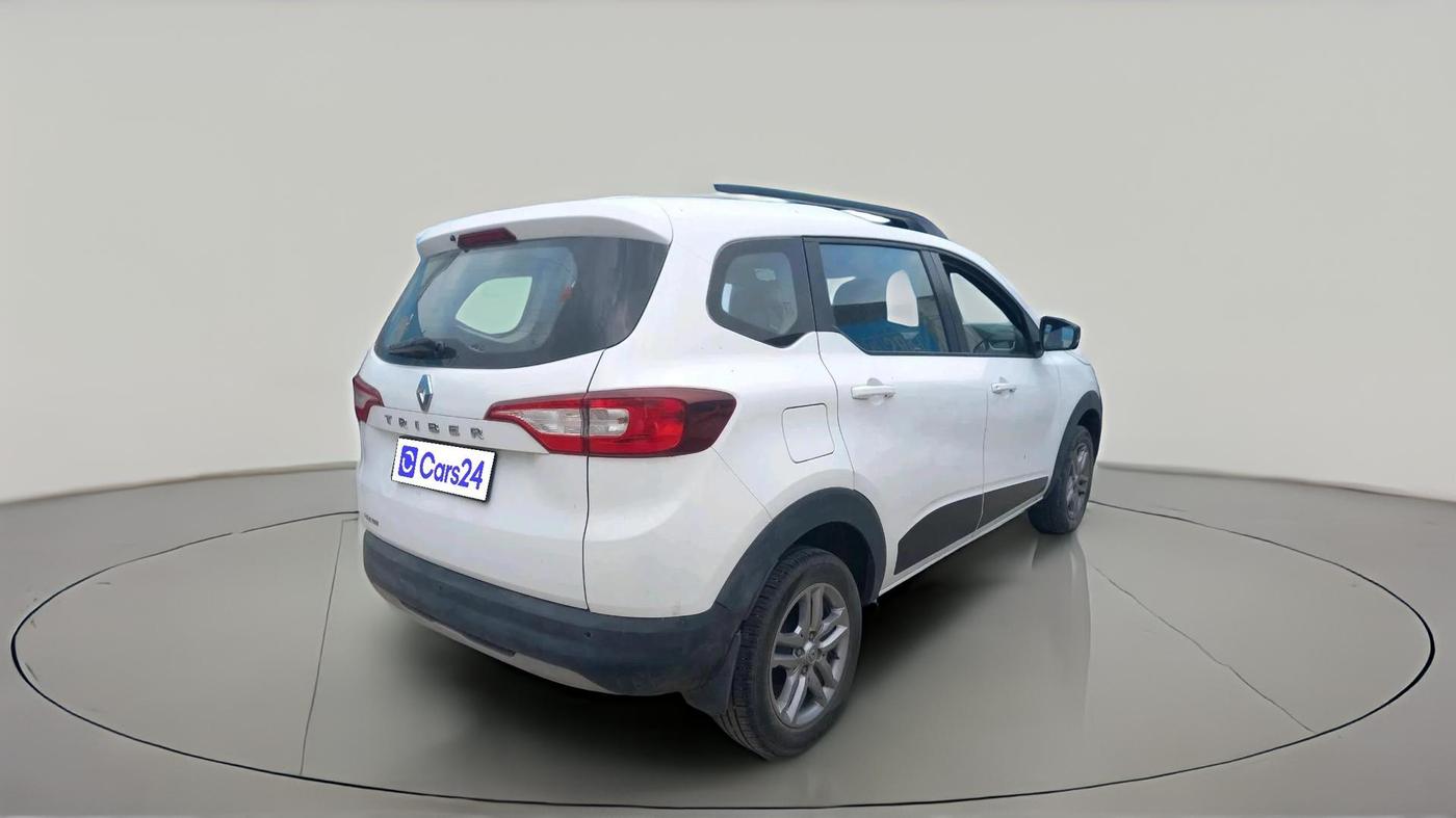 2022 Renault TRIBER RXZ, Petrol, Manual, 26,530 km, exterior