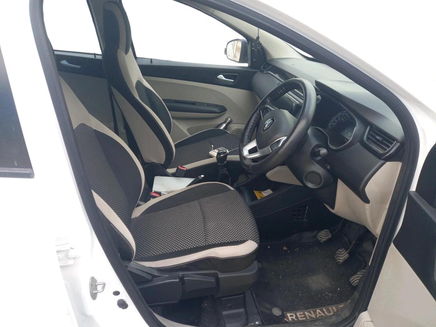 2022 Renault TRIBER RXZ, Petrol, Manual, 26,530 km, interior