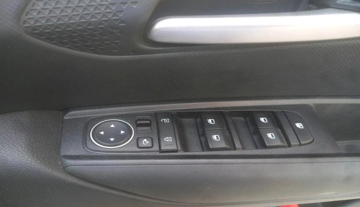 2025 KIA SONET HTK (O) 1.5 Diesel MT, Diesel, Manual, 20,305 km, interior