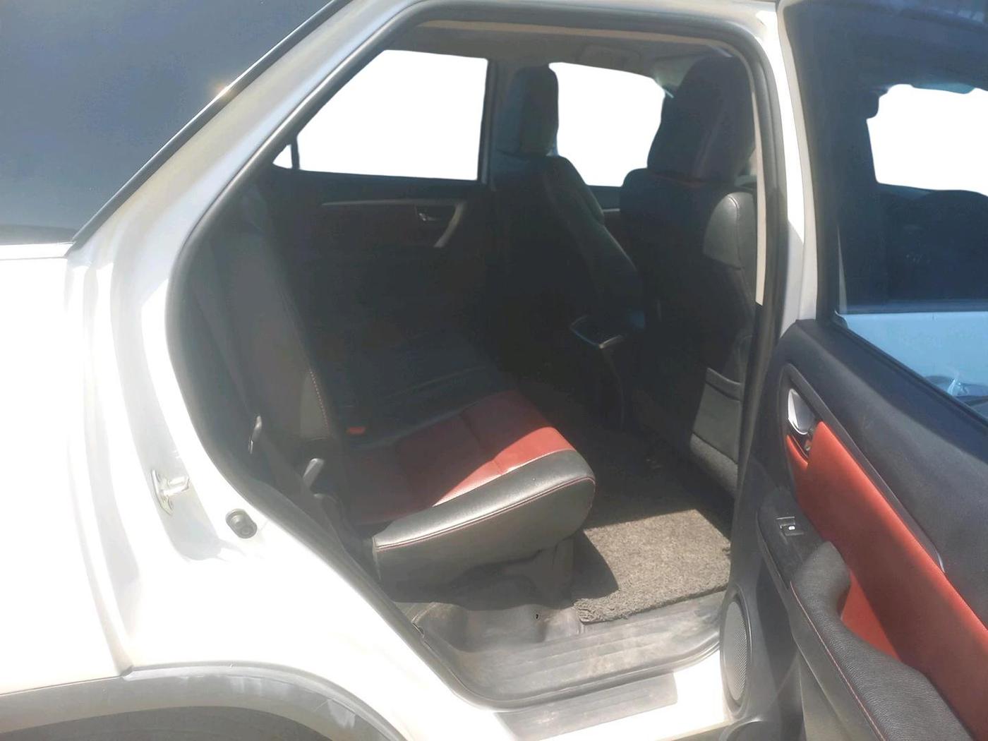2023 Toyota Fortuner 4X2 AT 2.8 LEGENDER, Diesel, Automatic, 26,826 km, interior
