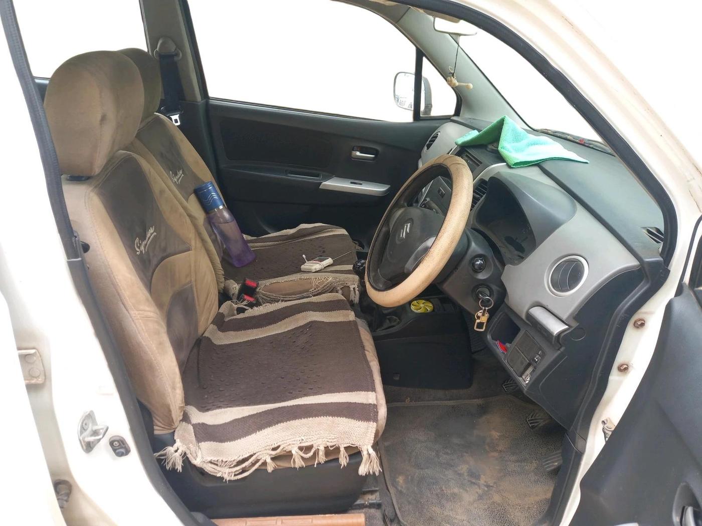 2012 Maruti Wagon R 1.0 LXI, CNG, Manual, 1,25,629 km, interior
