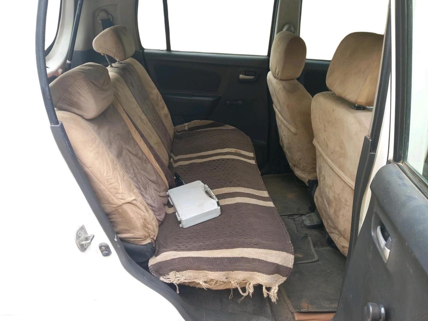 2012 Maruti Wagon R 1.0 LXI, CNG, Manual, 1,25,629 km, interior