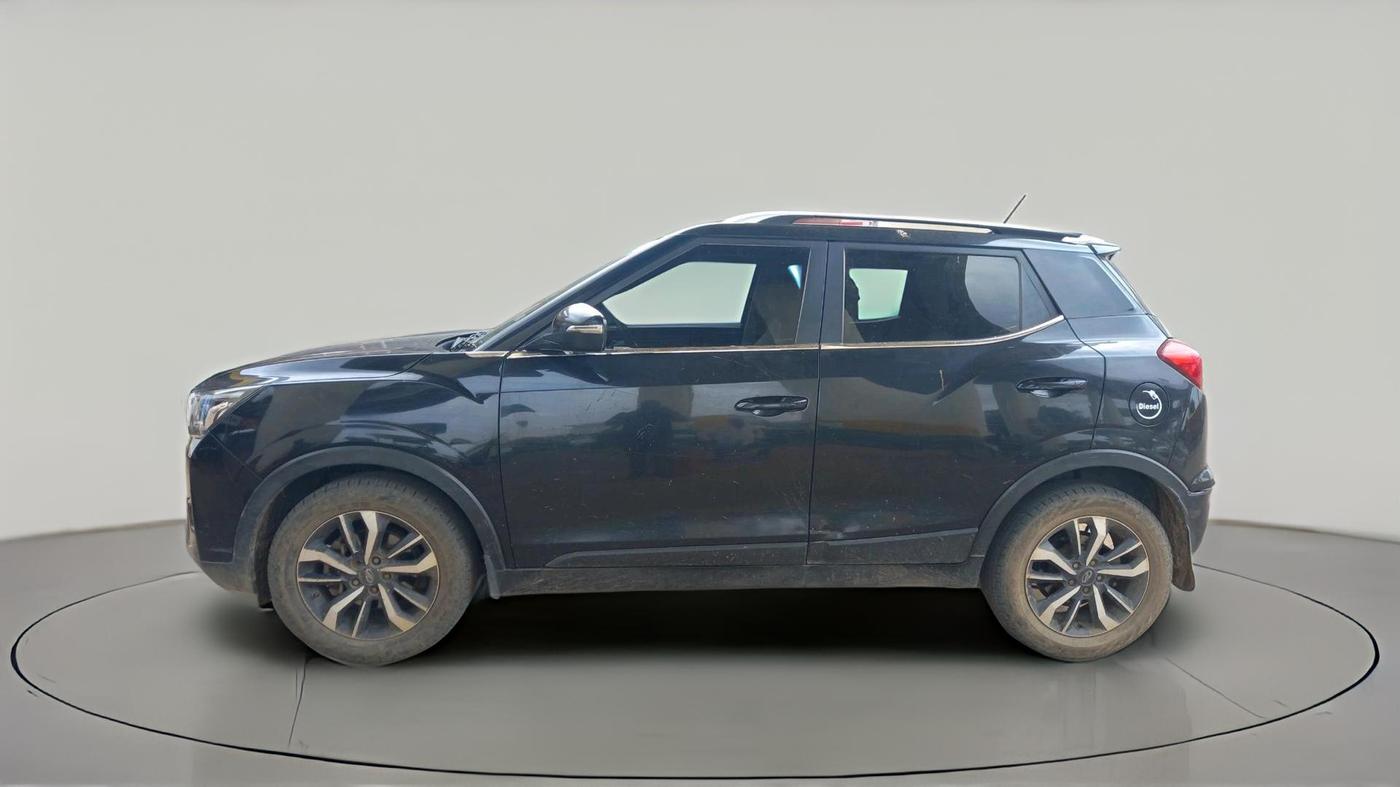 2019 Mahindra XUV300 W8 (O) 1.5 DIESEL, Diesel, Manual, 1,39,290 km, exterior