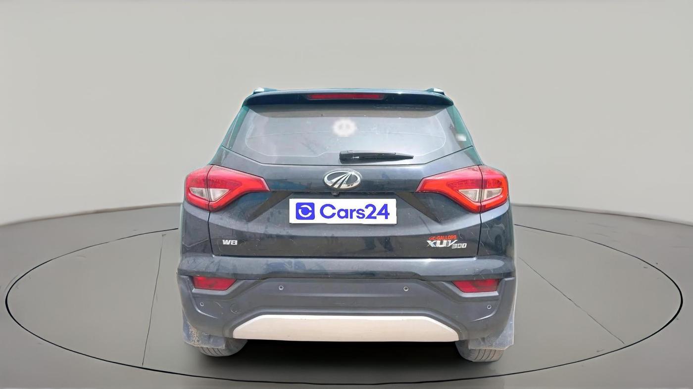 2019 Mahindra XUV300 W8 (O) 1.5 DIESEL, Diesel, Manual, 1,39,290 km, exterior