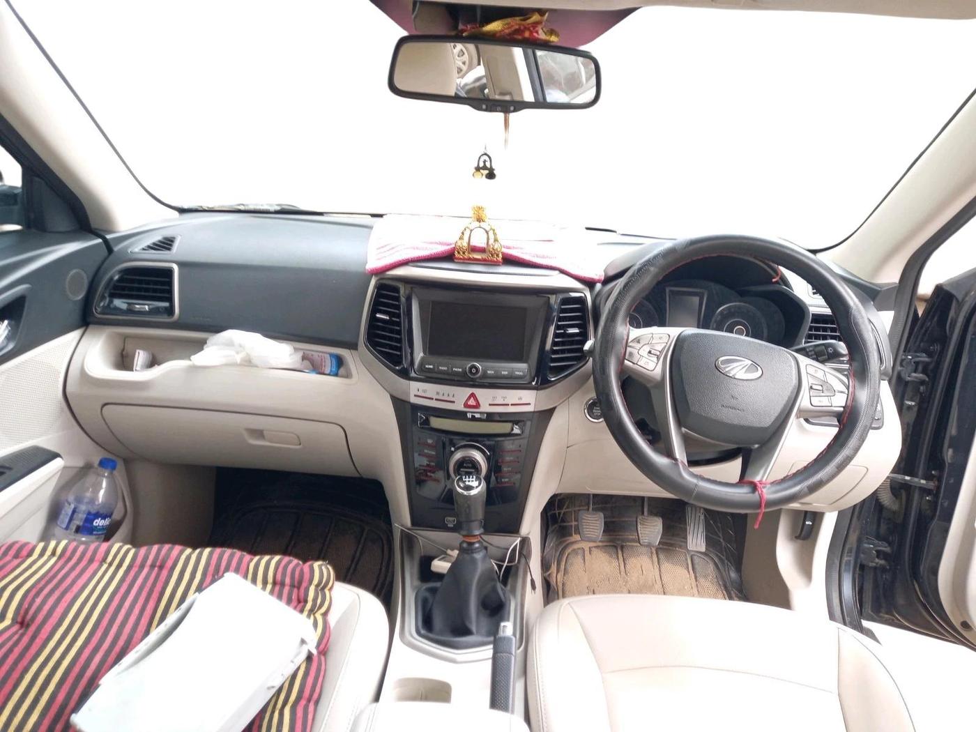 2019 Mahindra XUV300 W8 (O) 1.5 DIESEL, Diesel, Manual, 1,39,290 km, interior