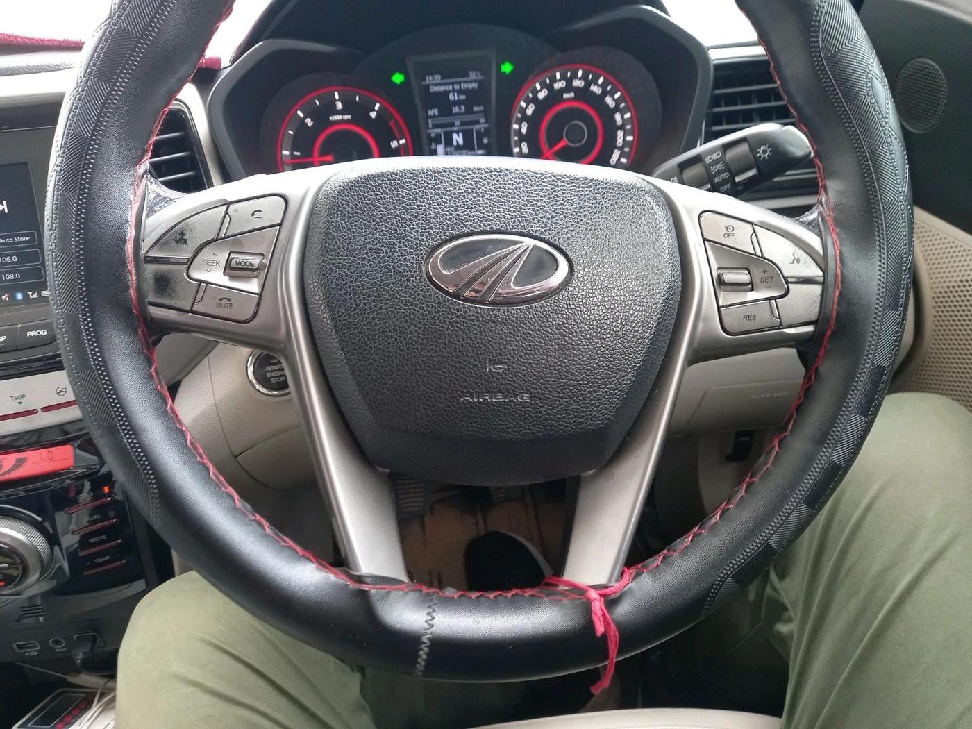 2019 Mahindra XUV300 W8 (O) 1.5 DIESEL, Diesel, Manual, 1,39,290 km, interior