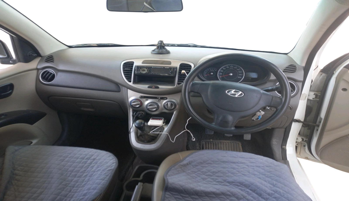 2015 Hyundai i10 MAGNA 1.1, CNG, Manual, 1,30,247 km, interior