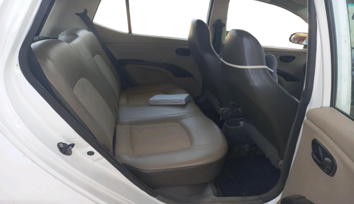 2015 Hyundai i10 MAGNA 1.1, CNG, Manual, 1,30,247 km, interior