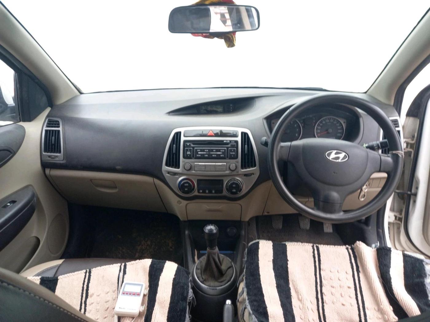 2014 Hyundai i20 MAGNA (O) 1.2, Petrol, Manual, 92,049 km, interior