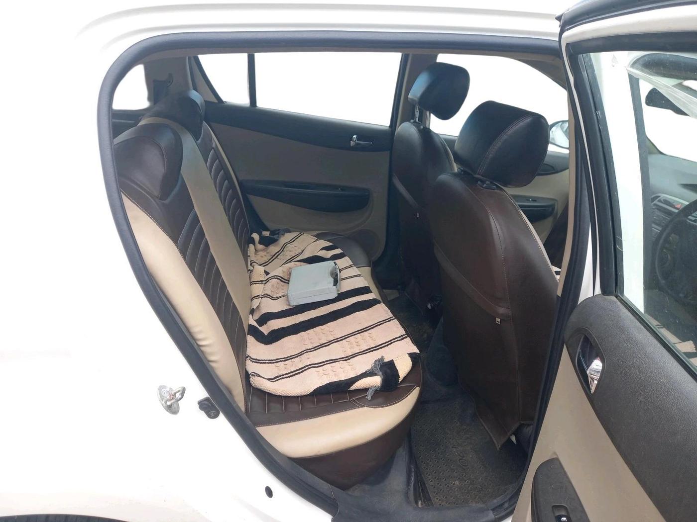 2014 Hyundai i20 MAGNA (O) 1.2, Petrol, Manual, 92,049 km, interior
