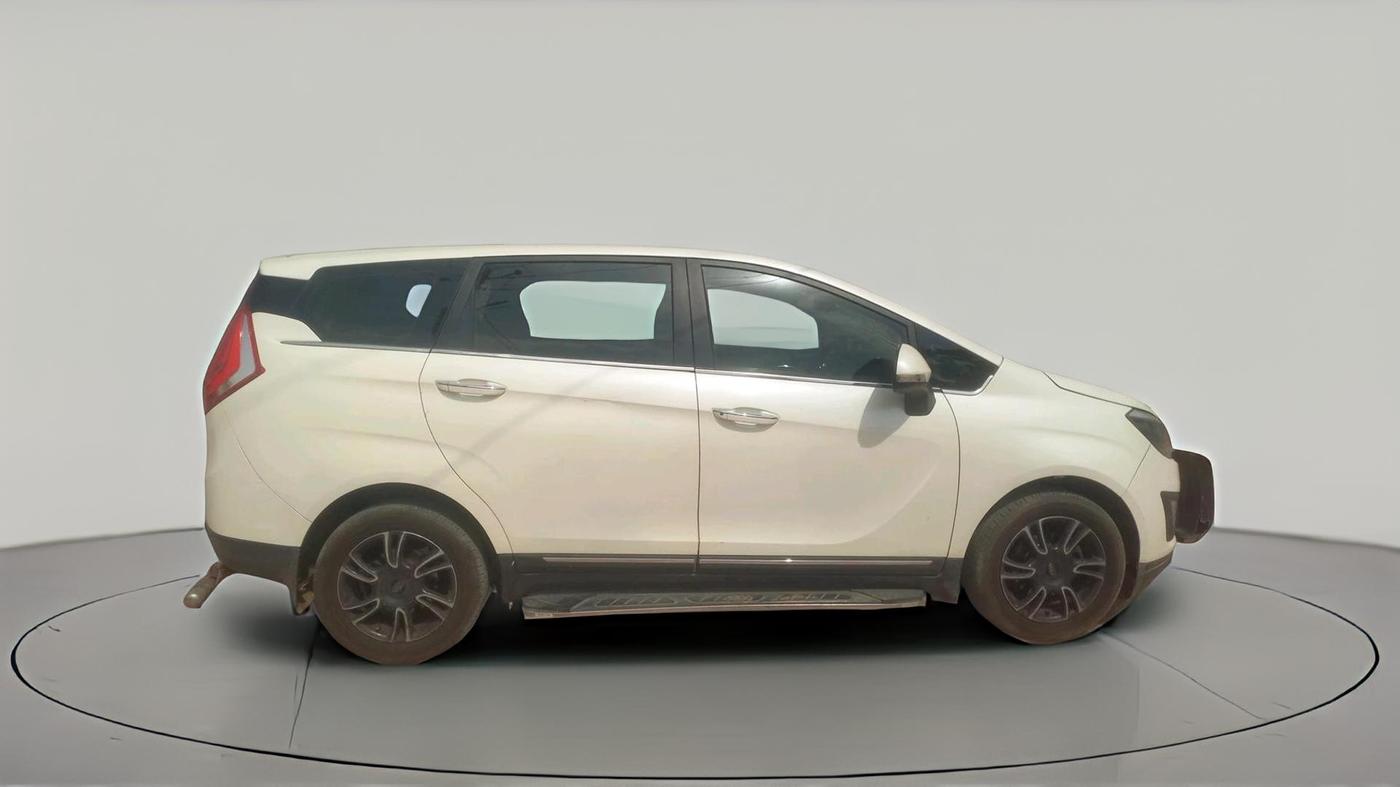 2020 Mahindra MARAZZO M 6 + 7 STR, Diesel, Manual, 2,33,453 km, exterior