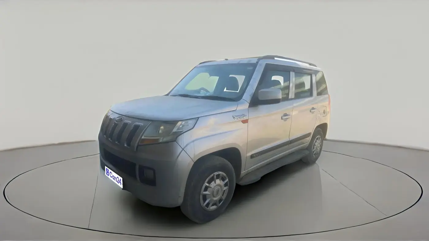 2016 Mahindra TUV300 T6 PLUS, Diesel, Manual, 1,35,399 km, exterior