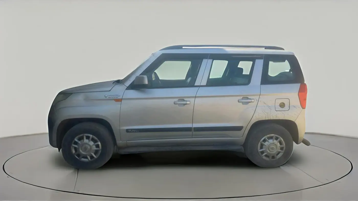 2016 Mahindra TUV300 T6 PLUS, Diesel, Manual, 1,35,399 km, exterior