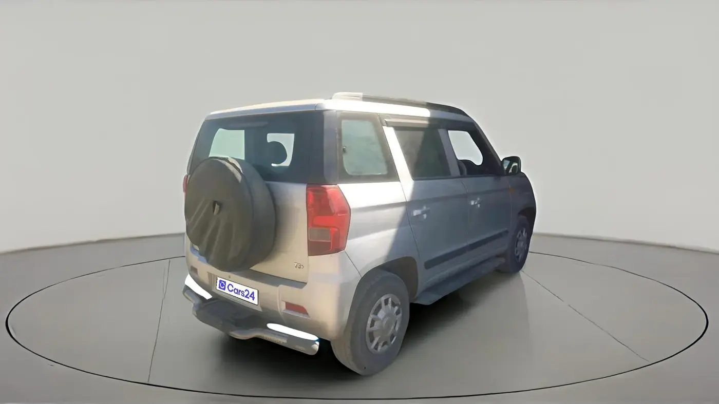 2016 Mahindra TUV300 T6 PLUS, Diesel, Manual, 1,35,399 km, exterior
