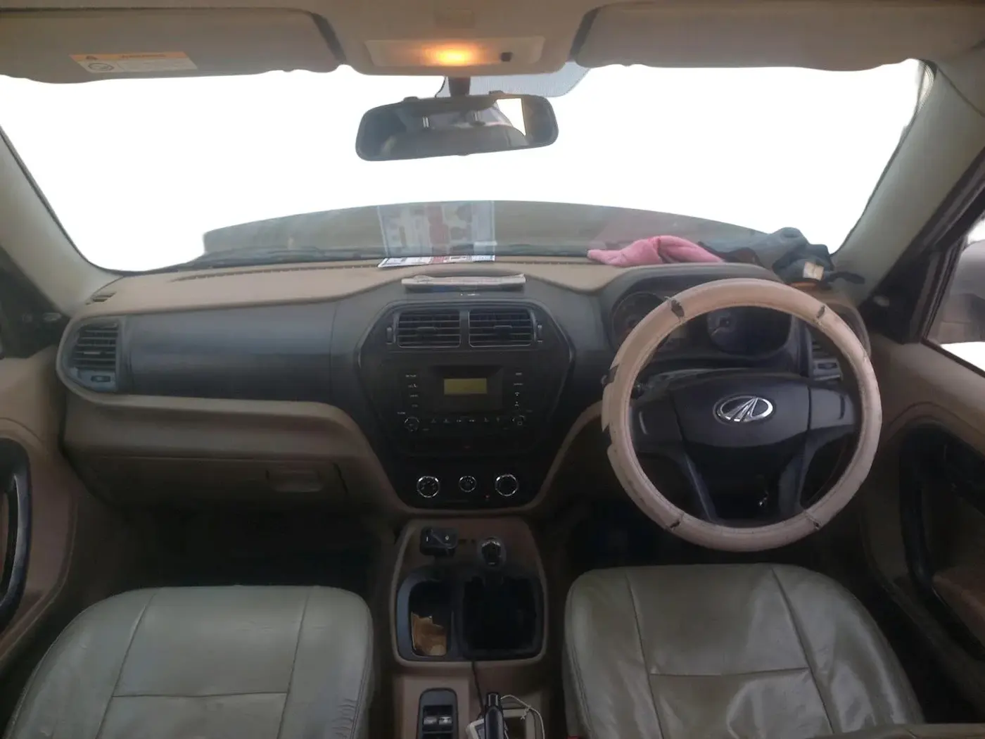 2016 Mahindra TUV300 T6 PLUS, Diesel, Manual, 1,35,399 km, interior