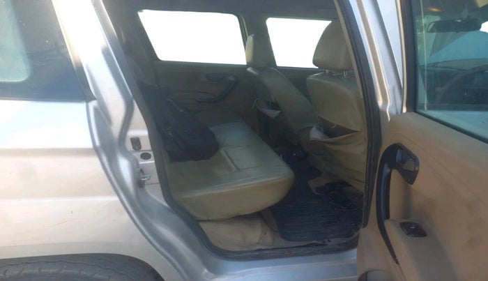 2016 Mahindra TUV300 T6 PLUS, Diesel, Manual, 1,35,399 km, interior