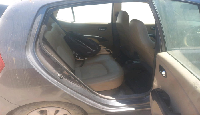 2013 Hyundai i10 MAGNA 1.1, CNG, Manual, 70,102 km, interior