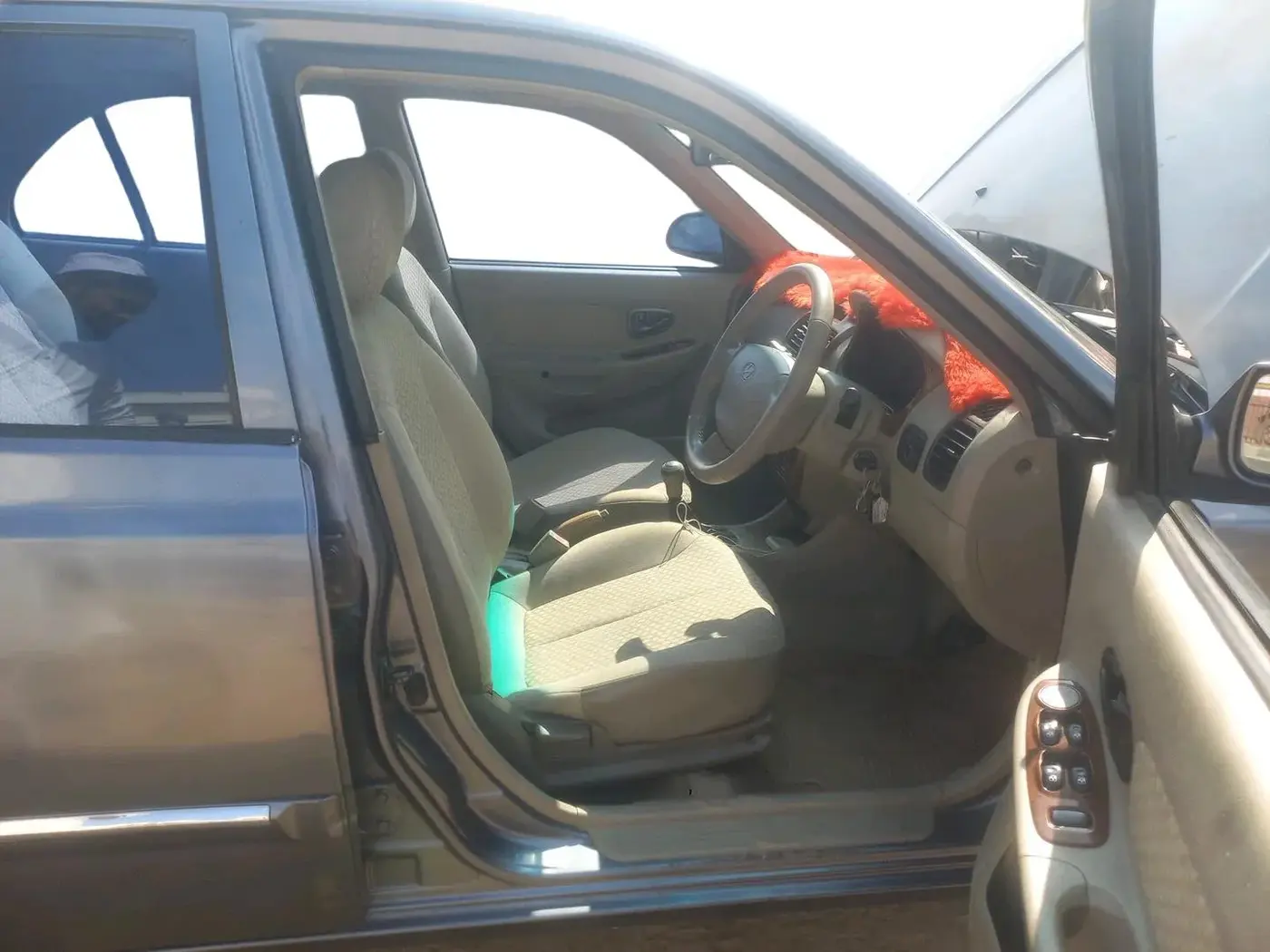 2011 Hyundai Accent GLE, CNG, Manual, 49,476 km, interior