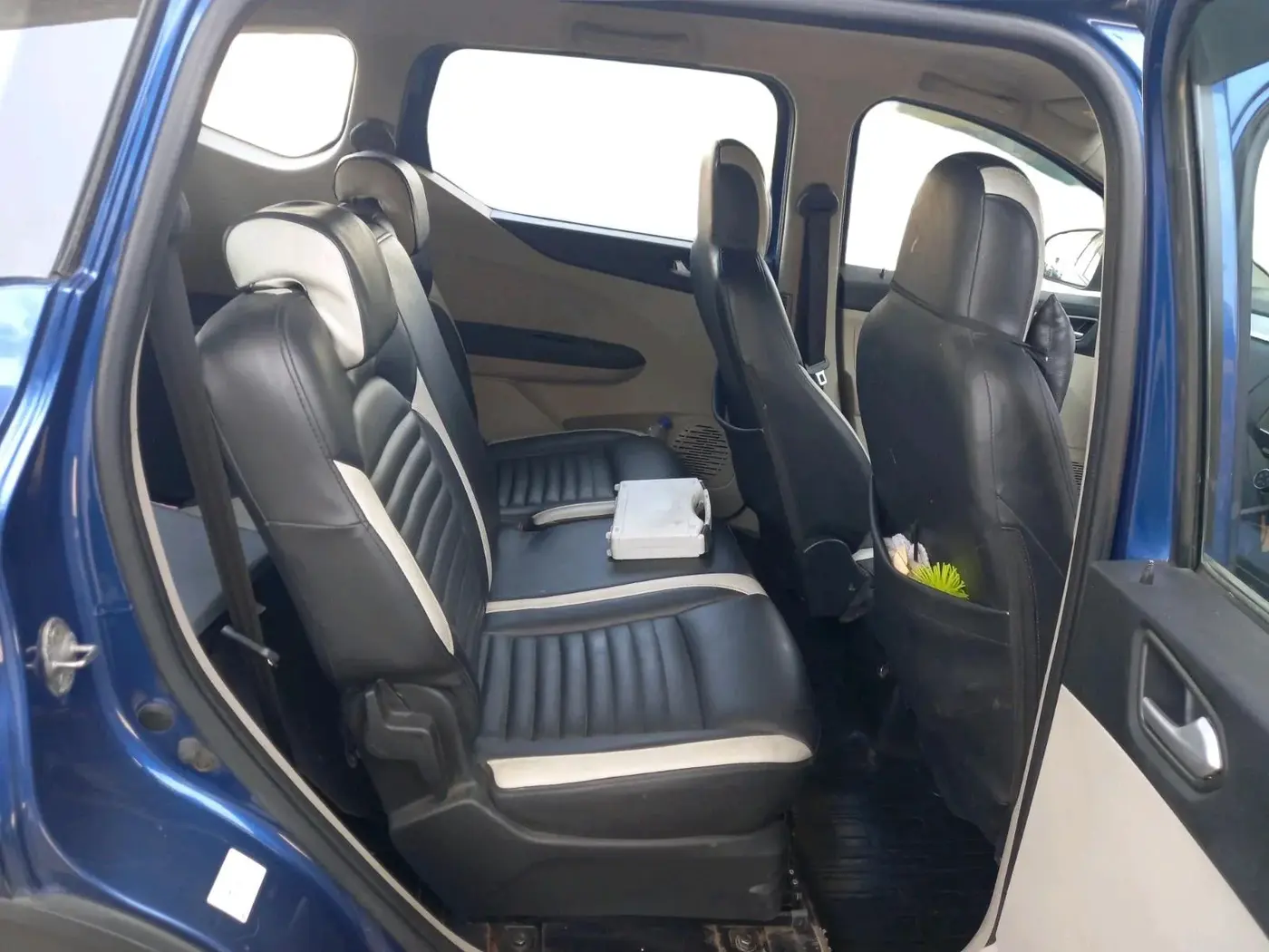 2020 Renault TRIBER RXZ AMT, Petrol, Automatic, 3,50,000 km, interior