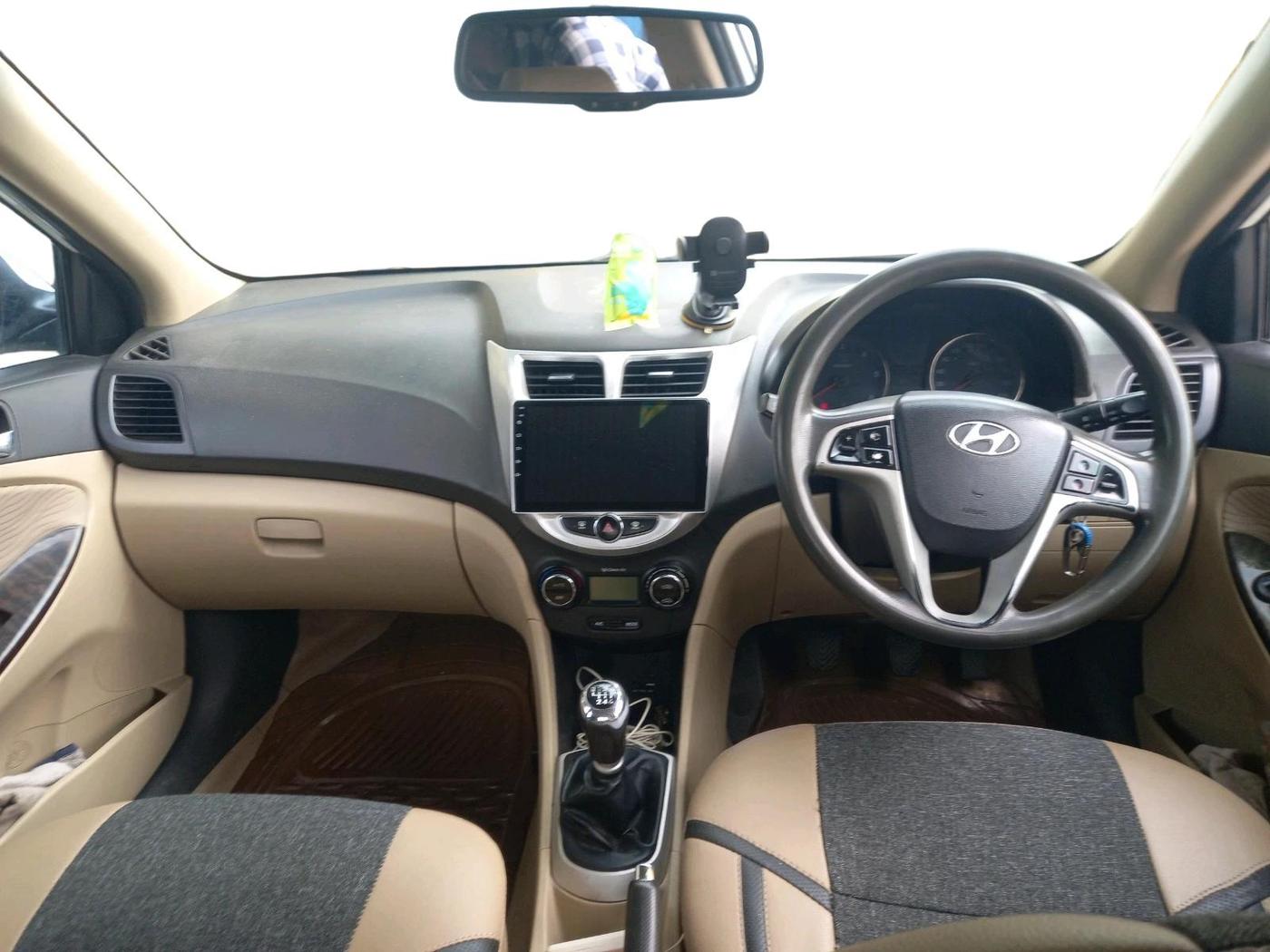 2012 Hyundai Verna FLUIDIC 1.6 CRDI EX, Diesel, Manual, 1,73,938 km, interior